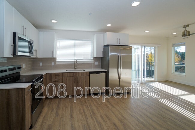 Building Photo - 4633 N Iota Ln