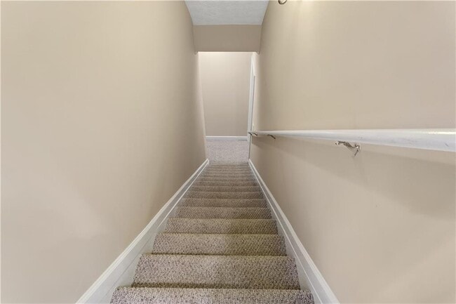 Building Photo - 130 S Links Dr