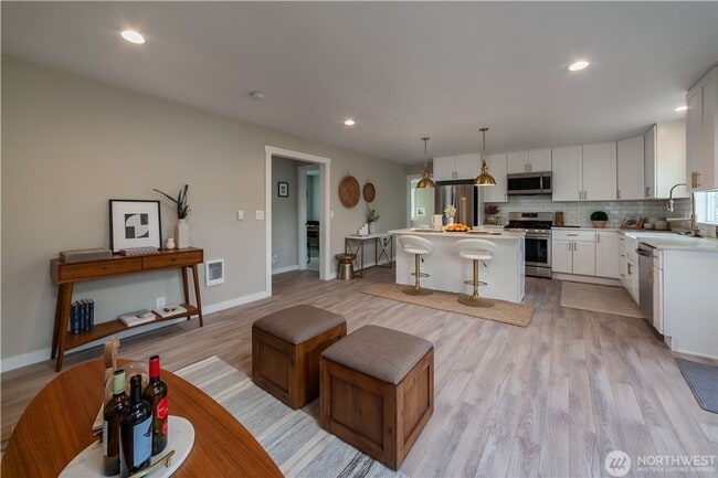 Building Photo - North Seattle - Pinehurst Updated 3 Bedroom 2 Bath Rambler