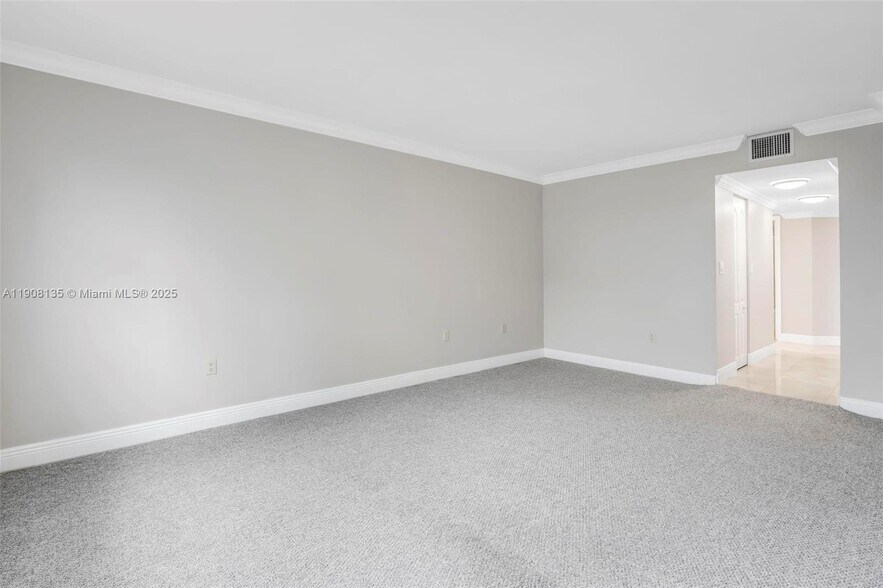 Building Photo - 2333 Brickell Ave