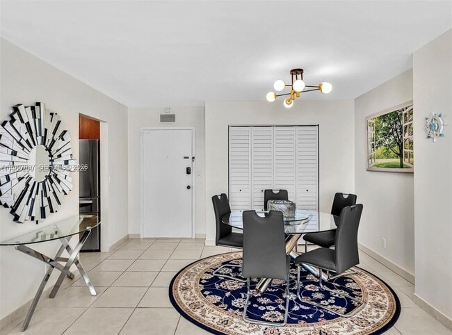 Building Photo - 3140 S Ocean Dr