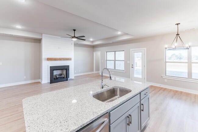 Building Photo - 6030 Margie Collins Dr SE