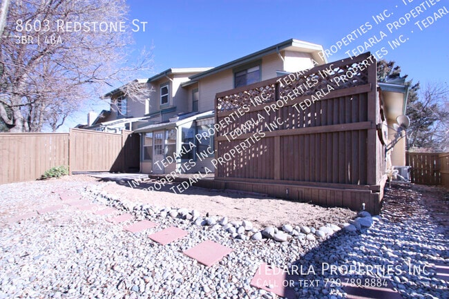 Building Photo - 8603 Redstone St