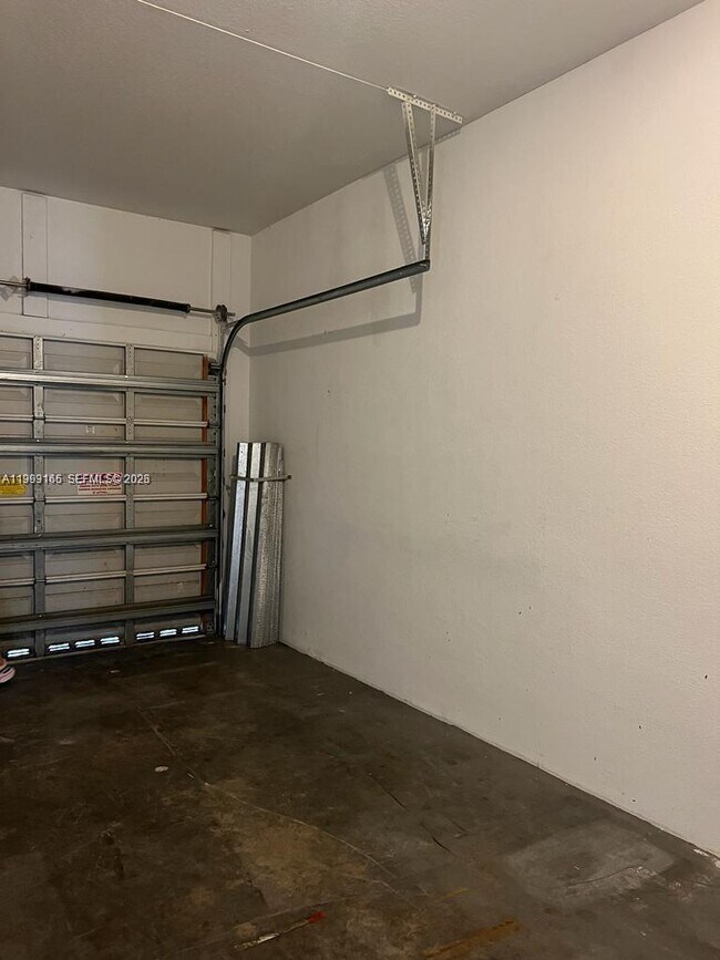 Building Photo - 8706 NW 38th Dr