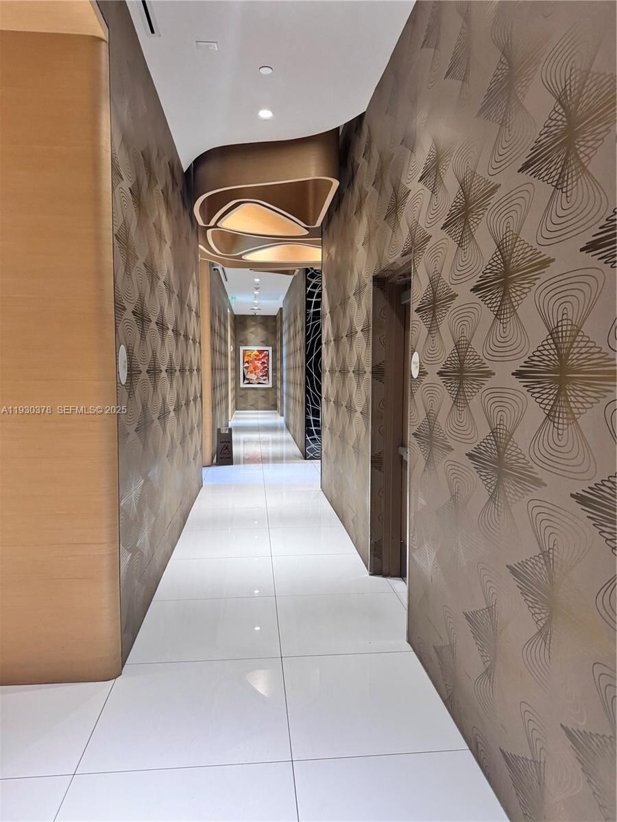 Building Photo - 501 NE 31st St