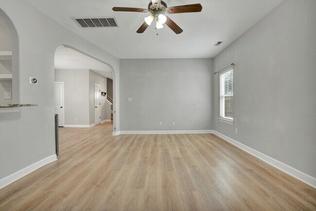 Building Photo - 211 Thalia Rd