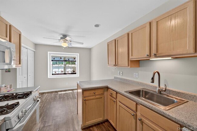 Building Photo - 226 Eagleton Dr