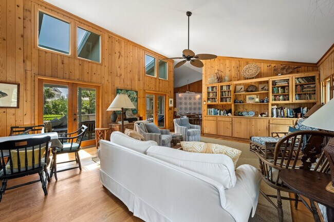 Primary Photo - 931 Debordieu Blvd