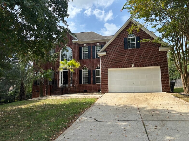 Primary Photo - 15938 Wayland Dr