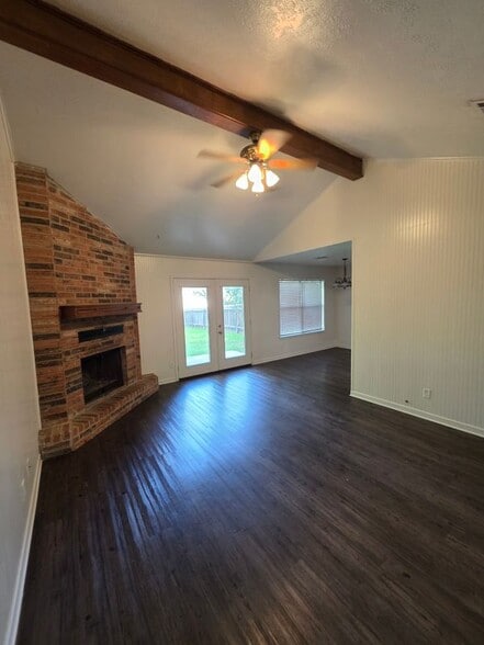 Building Photo - 4207 Woodcrest Dr