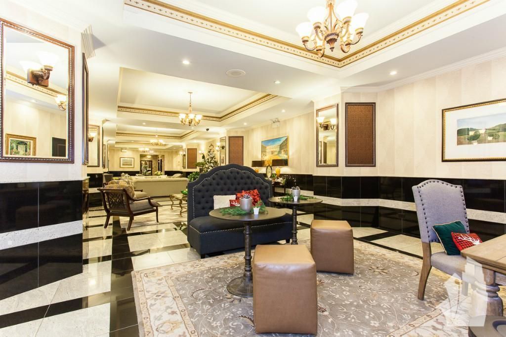 Building Photo - 5050 N Sheridan Rd