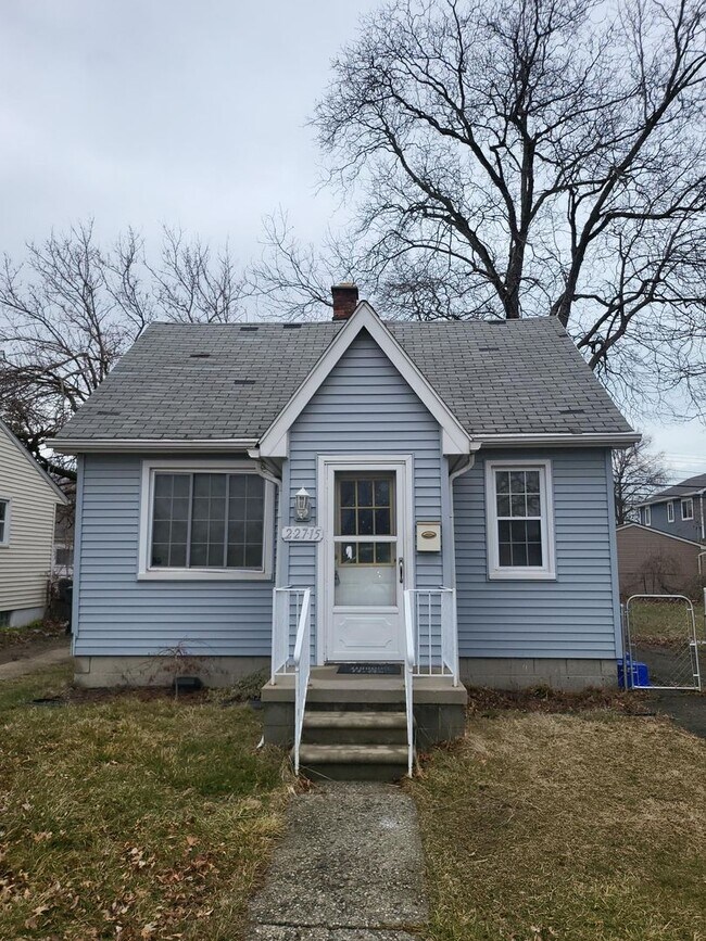 Primary Photo - Two Bedroom Home in St Clair Shores - $1,450