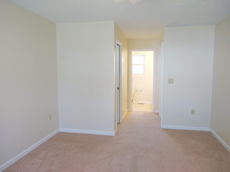 Building Photo - Allen Street