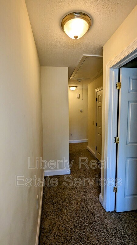 Building Photo - 401 Valdez Ct