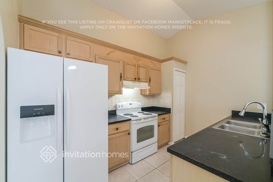 Building Photo - 2419 Parsons Pond Cir
