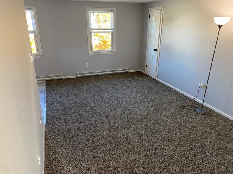 Building Photo - 60 Ashcraft Rd