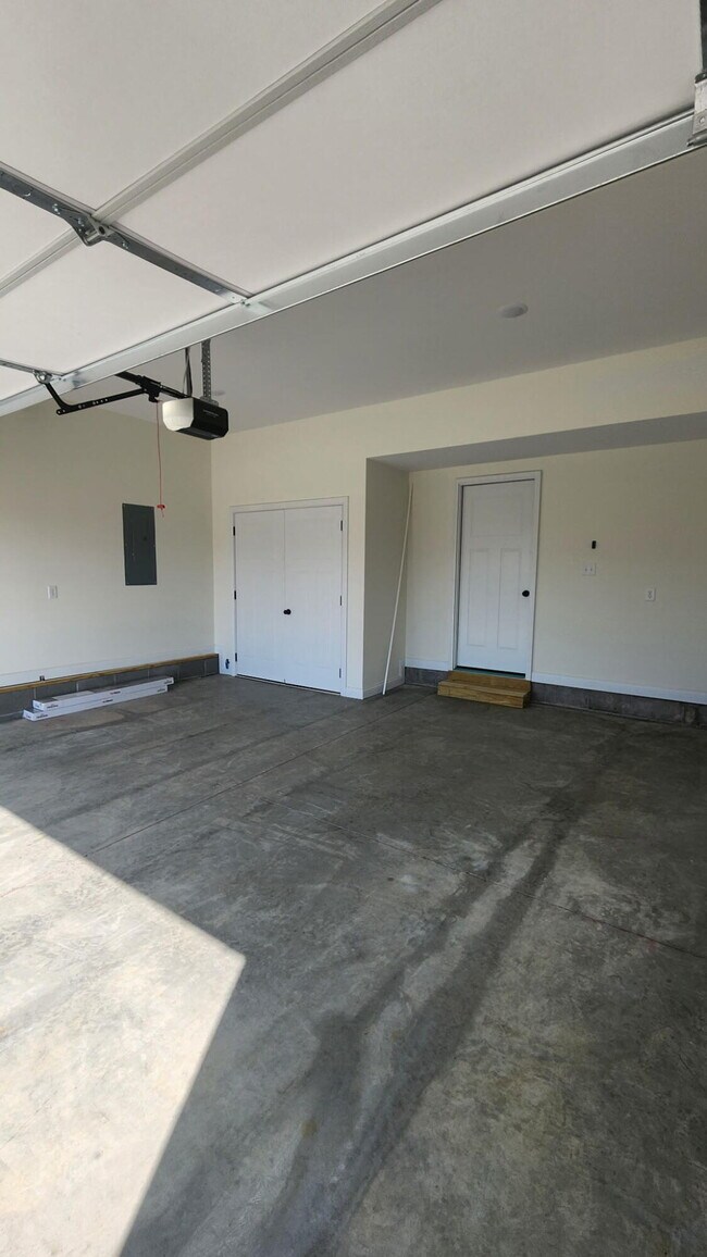 Building Photo - 929 Olympic Ct