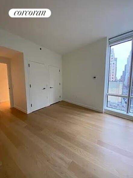 Building Photo - 306 W 48th St