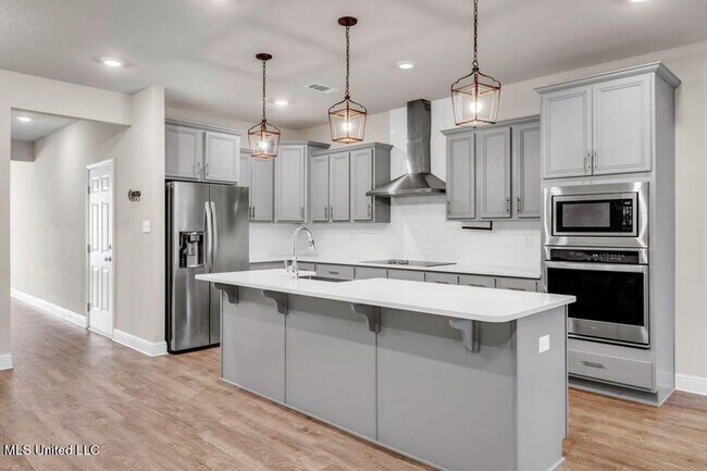 Building Photo - | 3,100+ Sq Ft • Gourmet Kitchen • Covered Patio • Ocean Springs Schools