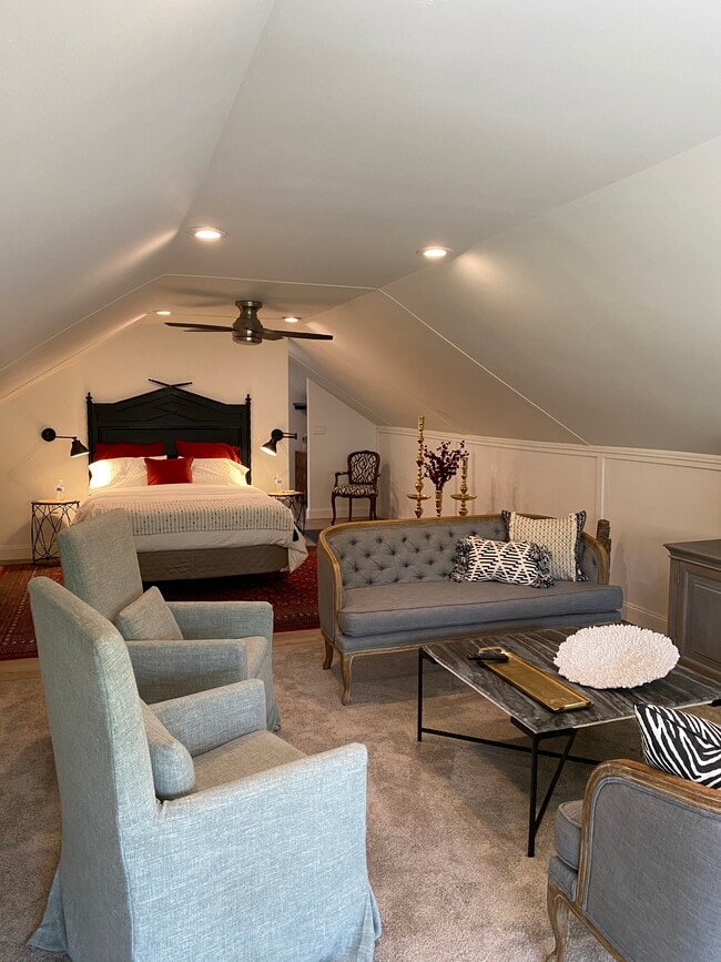 Building Photo - 2220 Colquitt St