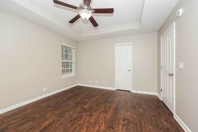 Building Photo - 2013 St Andrews Dr