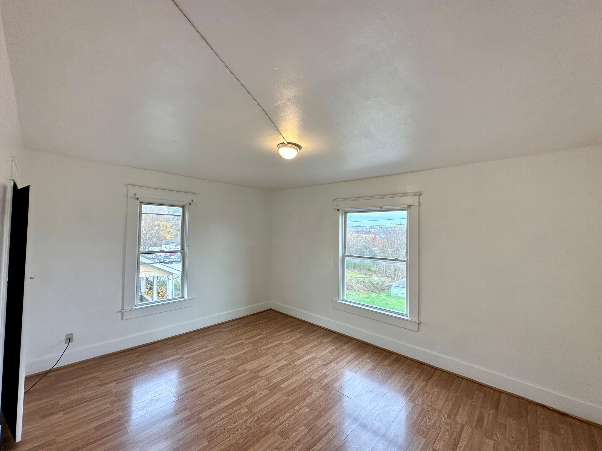 Building Photo - 154 Elmwood St