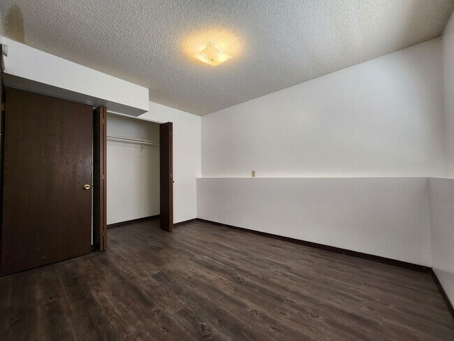 Building Photo - 2103 Chautard Dr
