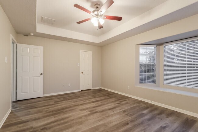 Building Photo - 12214 Landsdown Ridge Way