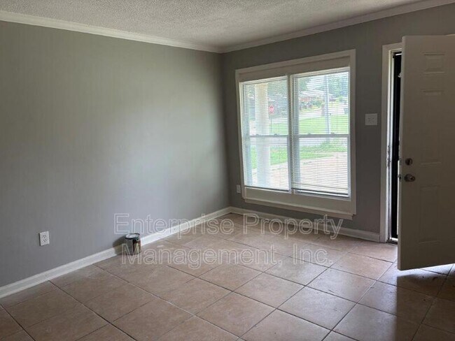 Building Photo - 4891 Shayne Ln