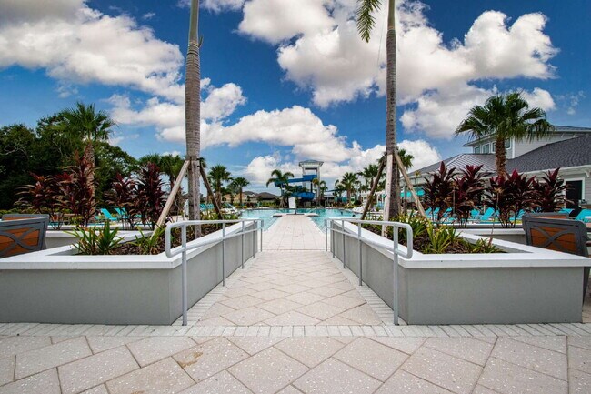 Building Photo - Lakeside Luxury in Parrish - 5 Bedroom BRA...