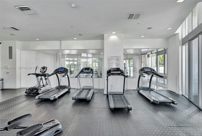 Building Photo - 350 S Miami Ave