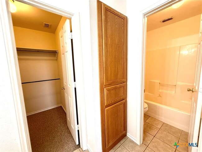 Building Photo - 309 S Water Ln