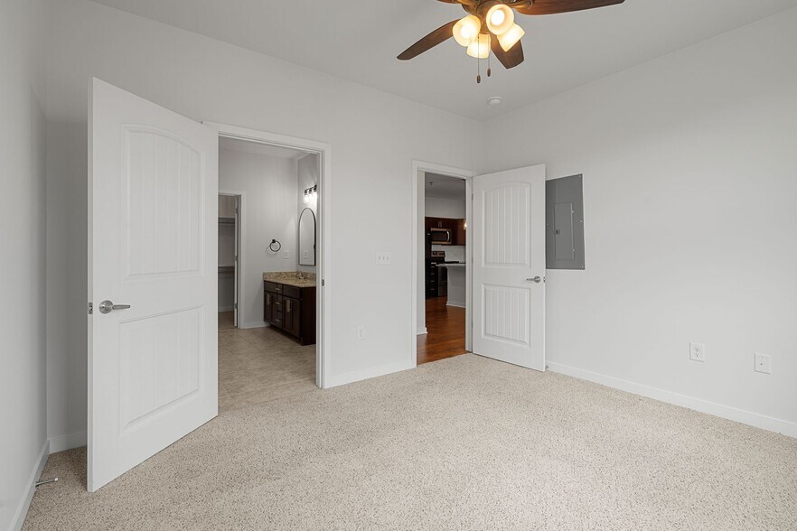 Building Photo - 1118 Litton Ave