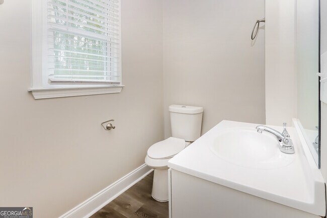 Building Photo - 1616 Quail Run SW