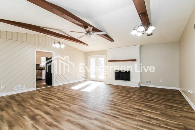 Building Photo - 104 Longstreet Cir