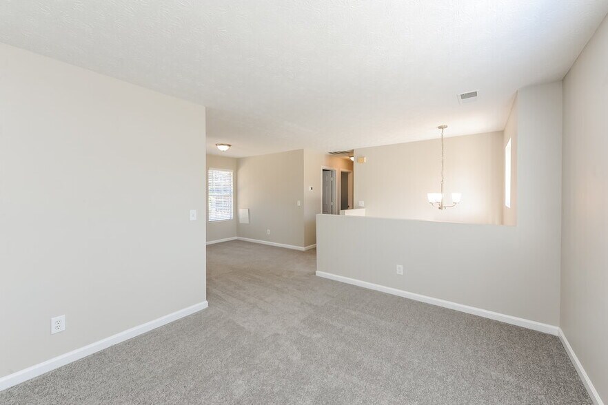 Building Photo - 4250 Viewpoint Ln