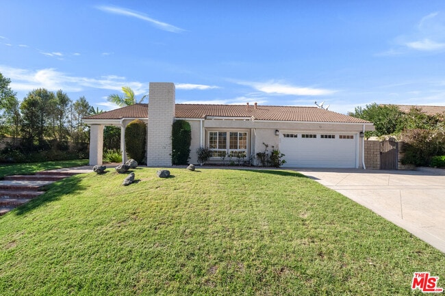 Building Photo - 10945 Cozycroft Ave