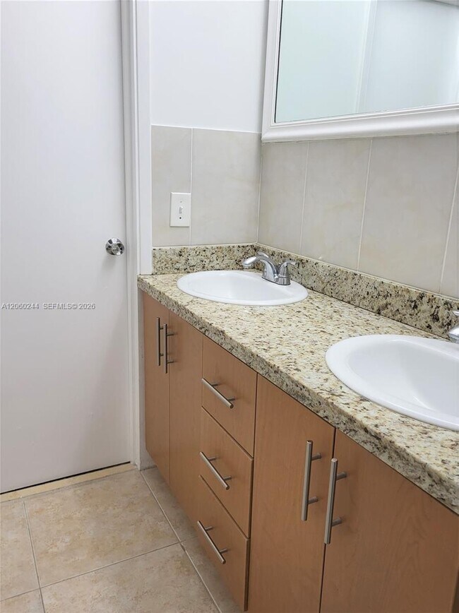 Building Photo - 9455 Bay Harbor Terrace
