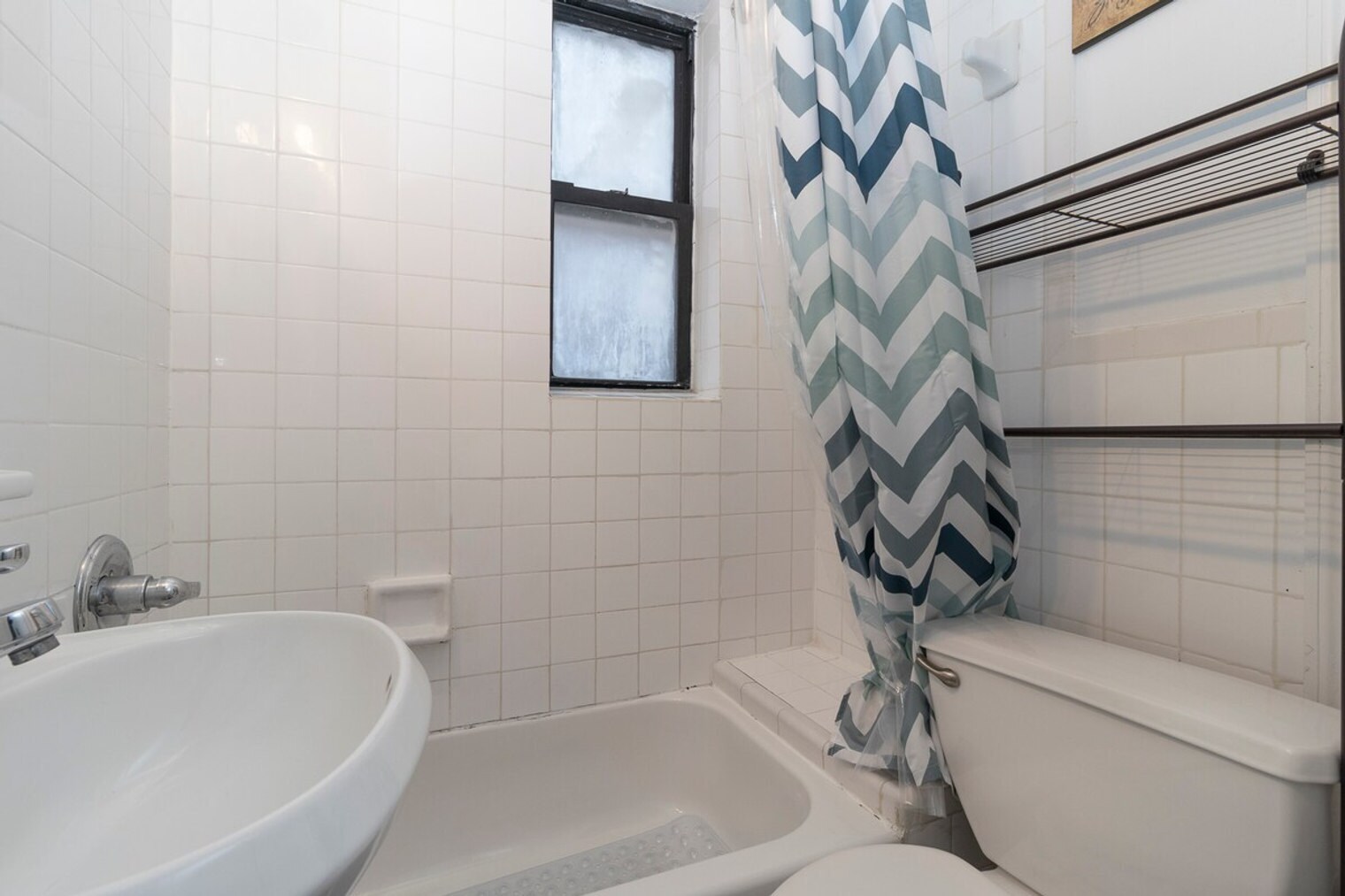 Building Photo - 1676 3rd Ave