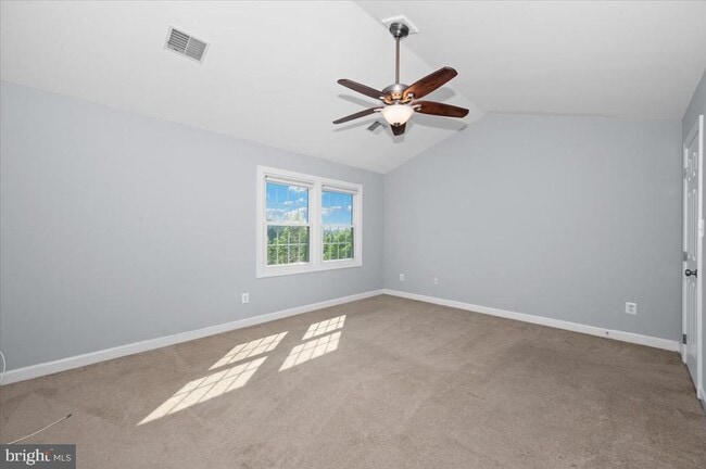 Building Photo - 4576 Fair Valley Dr