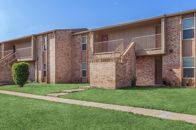 Primary Photo - 2401 La Vista Ave