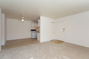 Living Room - Kendall Manor Apartments