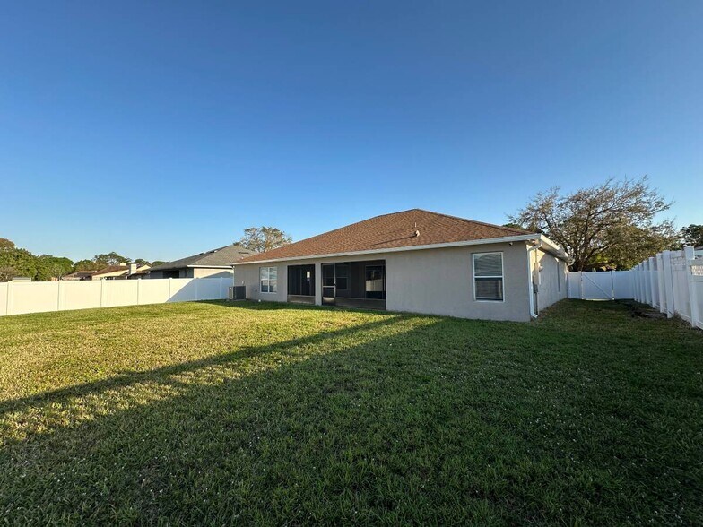 Primary Photo - 1535 Heartwellville St NW