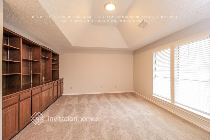 Building Photo - 18749 Vista Del Sol