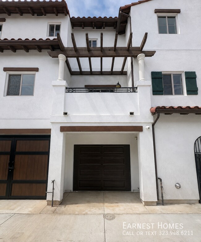 Building Photo - 310 N 3rd St
