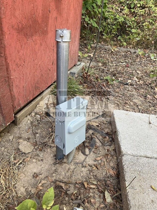 Building Photo - Fully Remodeled 3 Bed 2 Bath on Large lot.