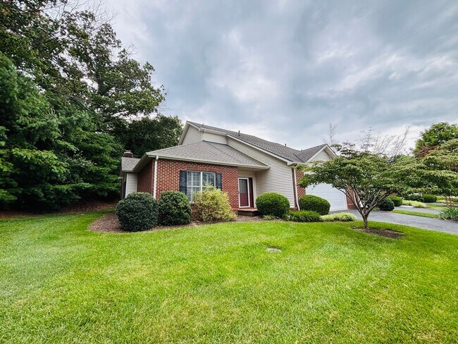 Building Photo - * RE-RENTAL AVAILABLE 7/15/26 * 3 Bedroom 2.5 Half Bath Townhouse with 2 Car Garage