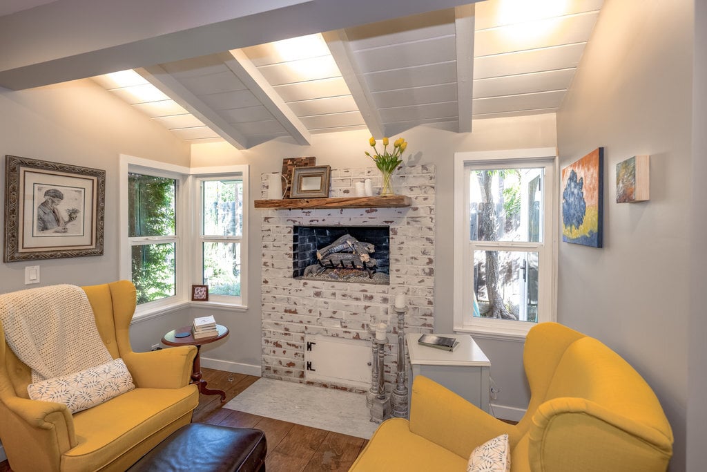 Building Photo - 2152 Grand Oaks Ave