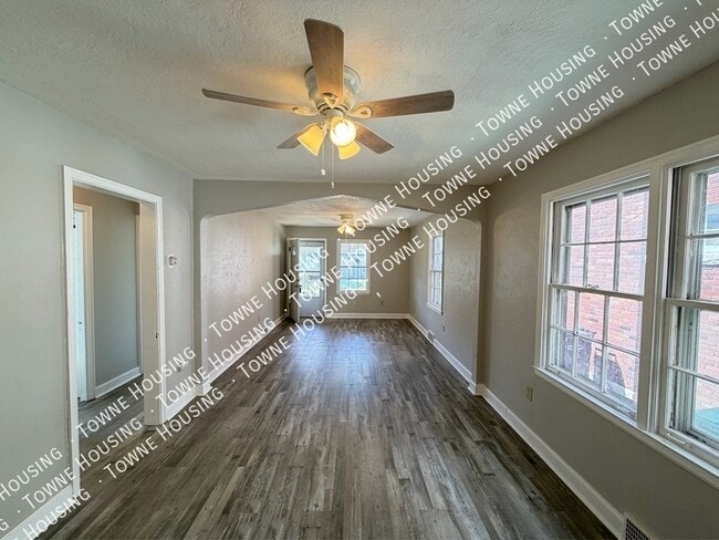 Building Photo - 1192 Haeberle Ave
