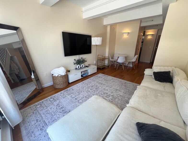 Building Photo - 12 Stoneholm St